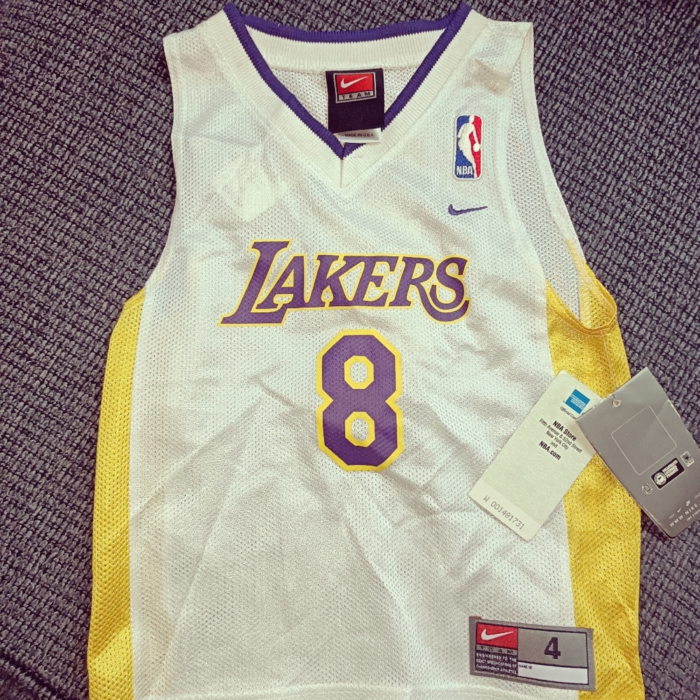 Kobe Bryant size 4